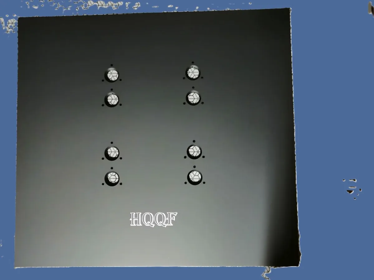 Hliníkový panel s perforáciou